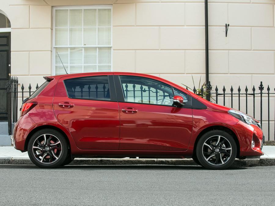  Toyota Yaris 5-Door 2014 года  (UK) (фото 9 из 38)